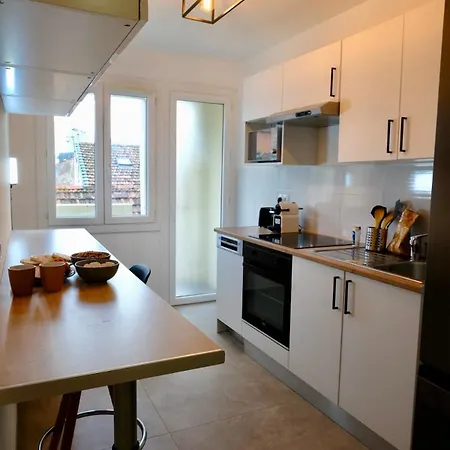 Apartmán 1 Minute To Tram - 3 Ac - 2 Balcony - Close Nice
