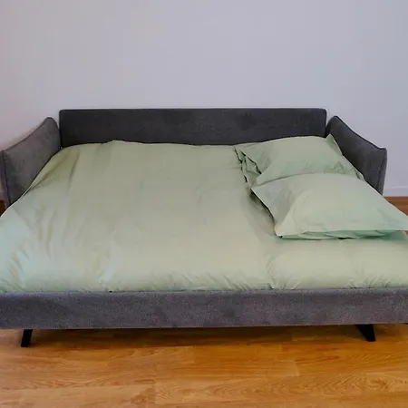 1 Minute To Tram - 3 Ac - 2 Balcony - Close Apartmán *